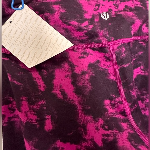 NWT lululemon leggings! Size 4 - Picture 4 of 6